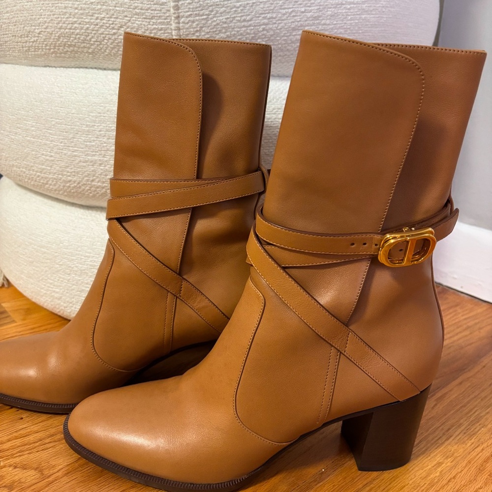 AUTHENTIC DIOR BOOTS size 101/2